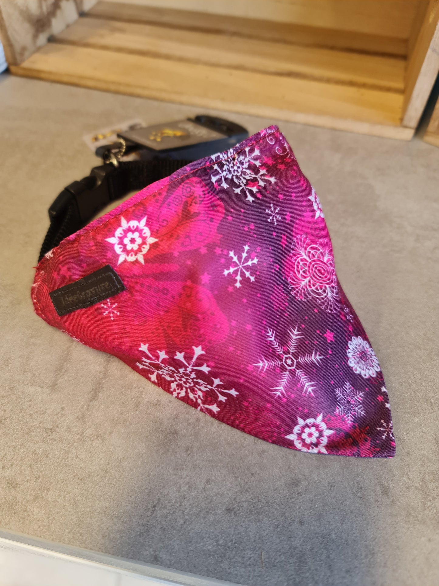 Bandana (Pink Flakes)